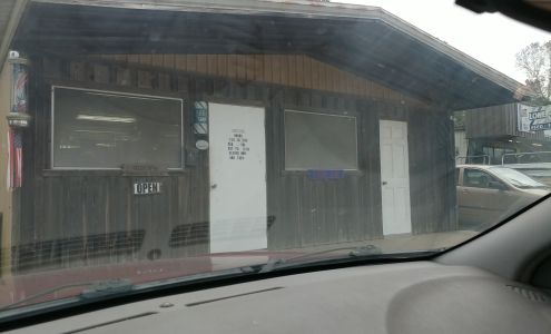 Gulley Barber Shop 606 N Magnolia St, Woodville Texas 75979