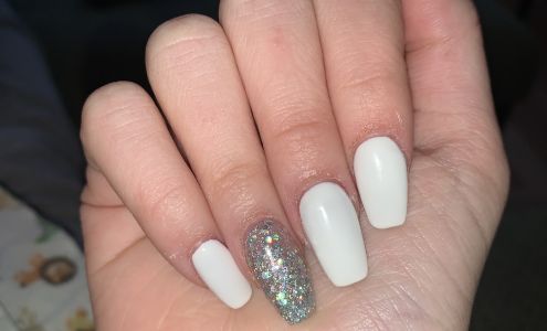 V.I.P nails & spa 56 Brock St W, Uxbridge Ontario L9P 1P3