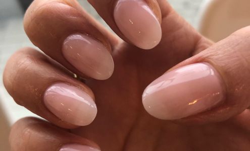 La Mademoiselle Spa & Nails