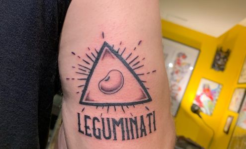 I Love Mom Tattoo Studio