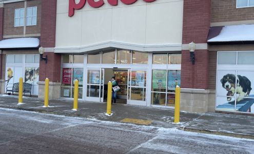 Petco 1220 Commons Cir, Plover Wisconsin 54467