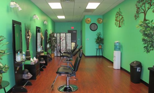 Hollywood Beauty Eyebrow Threading