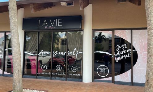 La Vie En Rose Hair Salon & Spa