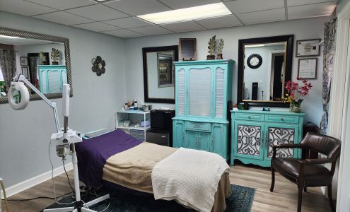 Foxy's Studio 57 Day Spa Services