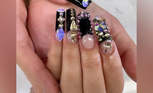 Q Nails
