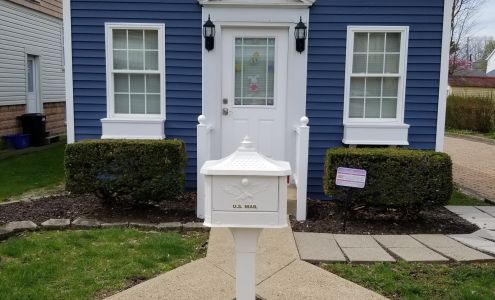 Alicia's Mirror Image