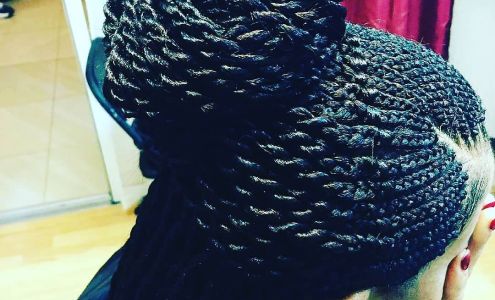 Ariyah Braids N Salons
