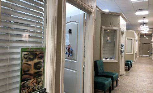 Everest Threading Salon
