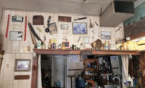 Joe & Joe & Grandaughter 318 E 3rd St, Burkburnett Texas 76354