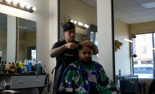 Mannie’s Barbershop