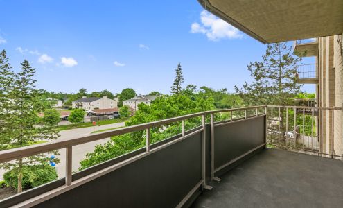 Carlyle Tower Apartments