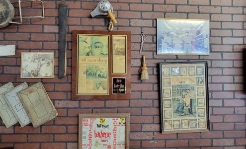 Bigg Redd’s Barbershop