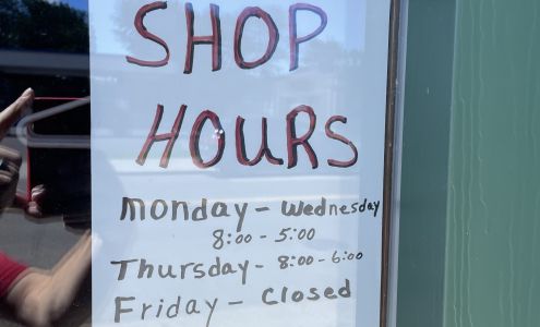 Garnet's Barber Shop