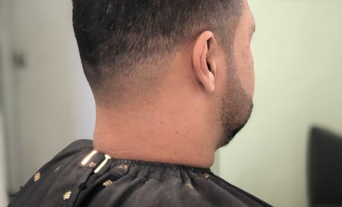 Castillo's Barber Shop 7711 Panama Rd, Lamont California 93241