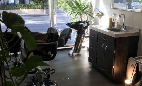 Darwin Brown Salon