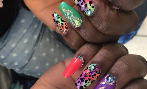 3 Diamond Nails