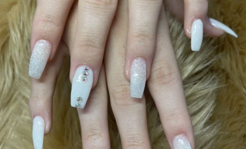 US NAILS 2010 Woodmere Blvd suite d, Harvey Louisiana 70058