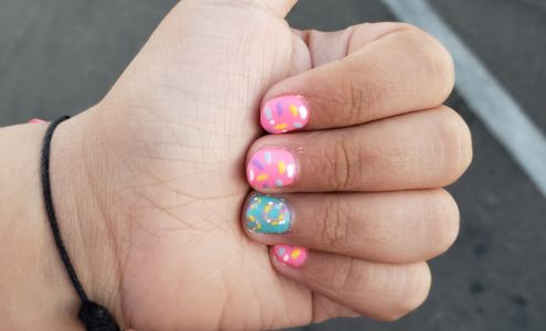 Artists Nail 5424 Laurel Canyon Blvd # G, Valley Village California 91607