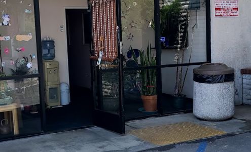 Lulu Healthy Center 20508 Sherman Way, Winnetka California 91306