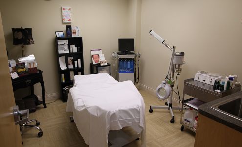 Advanced Dermatology and Cosmetic Surgery - Orlando - 80 W Grant St