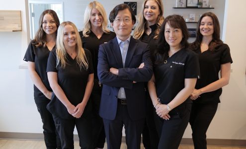 Renaissance Plastic Surgery: Richard H. Lee, MD