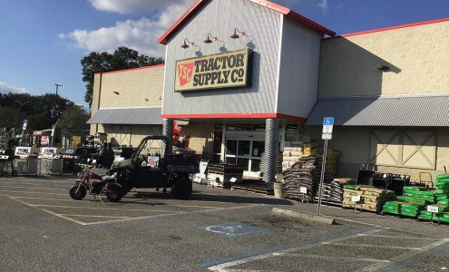 Tractor Supply Groveland