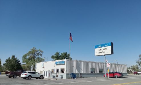 Oasis Stop 'N Go Hollister