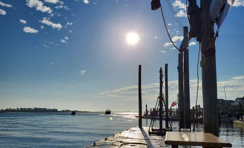 Scotty's Marina & Fishing Station Point Lookout