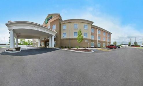 Holiday Inn Express & Suites Utica by IHG