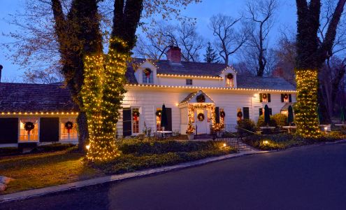 Estate at Three Village Inn