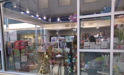 Gift Shop and Snacks