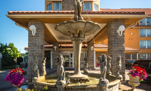 Monte Carlo Inn - Barrie Suites