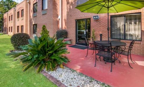 Sleep Inn Near The Avenue