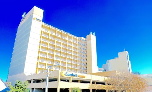 Comfort Suites Beachfront