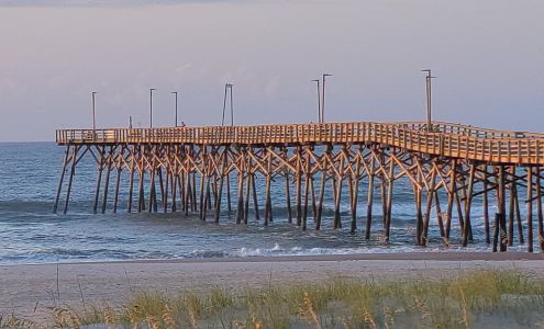 Jolly Roger Inn & Pier Topsail Beach