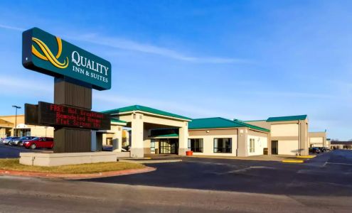 Quality Inn & Suites Moline Airport