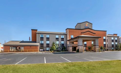 Comfort Inn & Suites Pauls Valley - City Lake