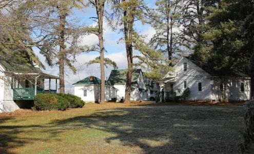 The Pine Tavern Lodge