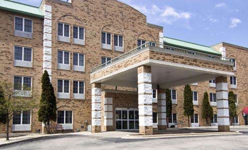 Comfort Inn & Suites Grafton-Cedarburg