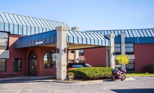 Days Inn & Suites by Wyndham Merrillville