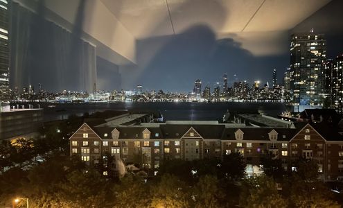 DoubleTree by Hilton Hotel & Suites Jersey City