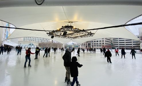 Crown Center Ice Terrace