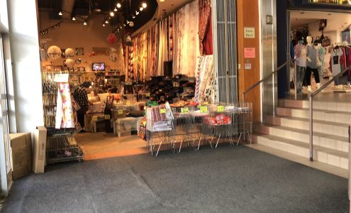 Plaza Côte-des-Neiges