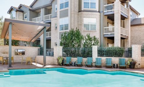 Isabella Apartment Homes