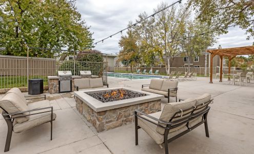 The Ranch at Bear Creek Apartments & Townhomes