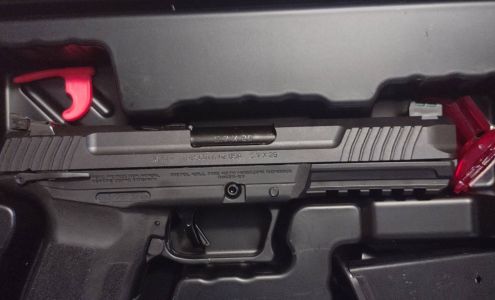 Sunglass Outfitters by Sunglass Hut