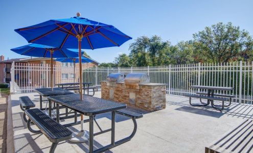 Bennington Crossings Apartment Homes