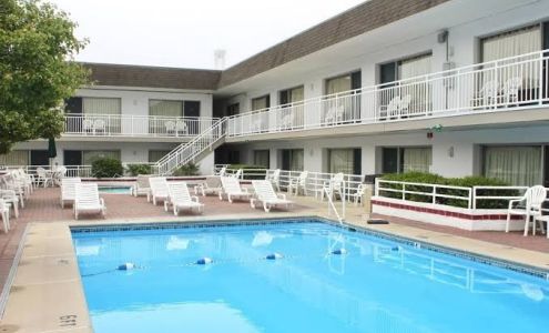 Impala Island Inn at Shorebreak Resorts