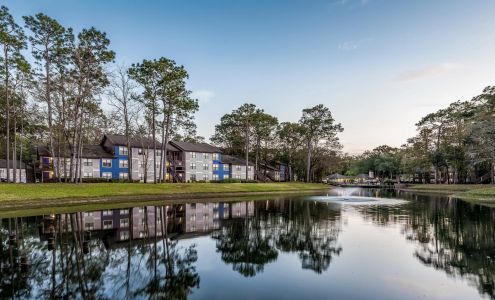 Northlake Apartments