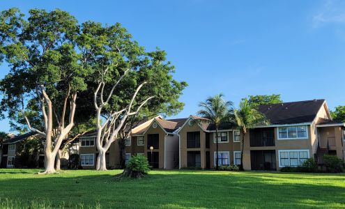 Vista Lago at the Hammocks